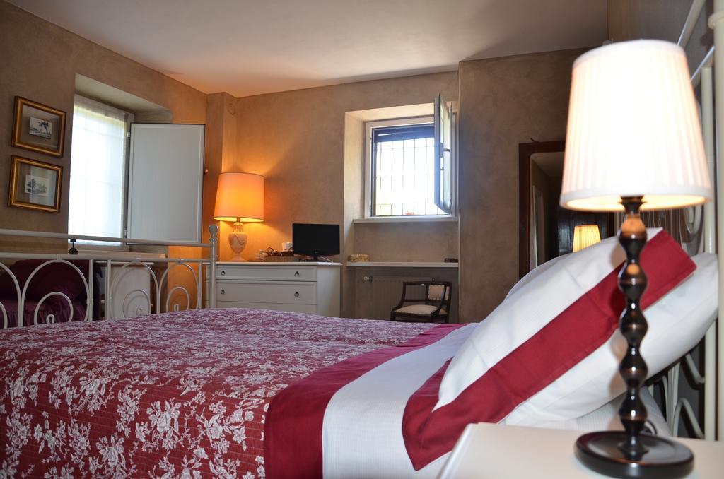 Casale Sambuceto Bed & Breakfast Compiano Room photo