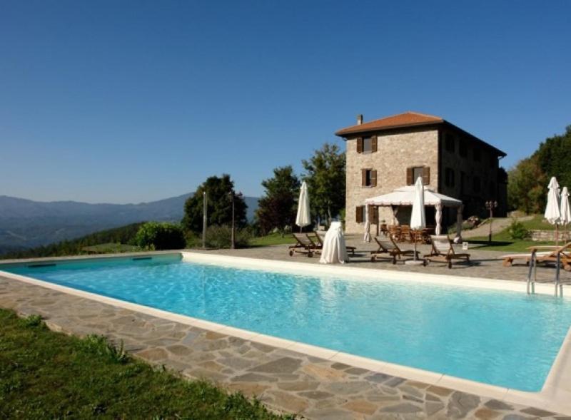 Casale Sambuceto Bed & Breakfast Compiano Exterior photo