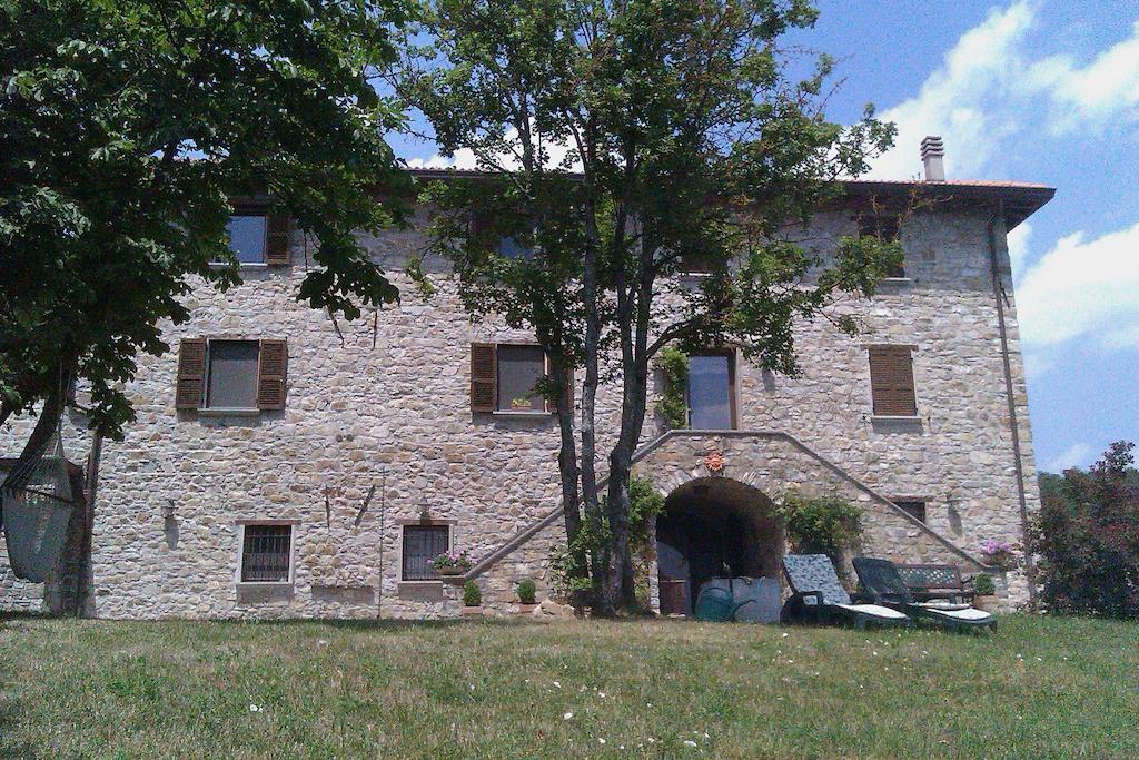 Casale Sambuceto Bed & Breakfast Compiano Exterior photo