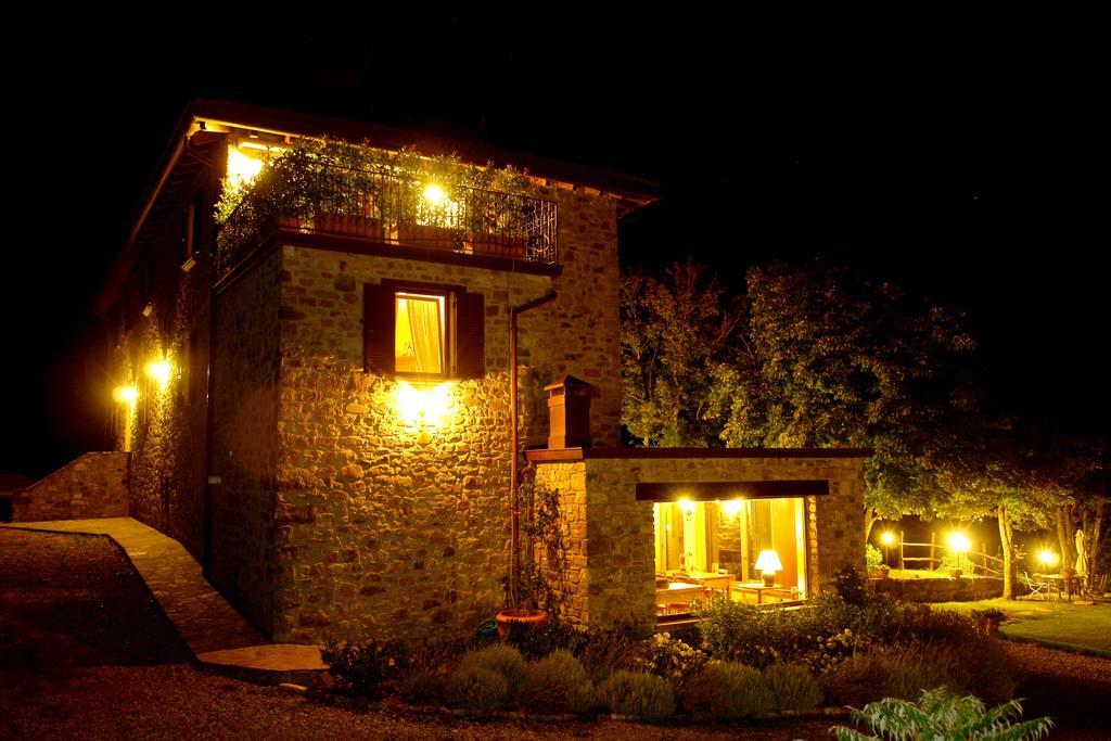 Casale Sambuceto Bed & Breakfast Compiano Exterior photo