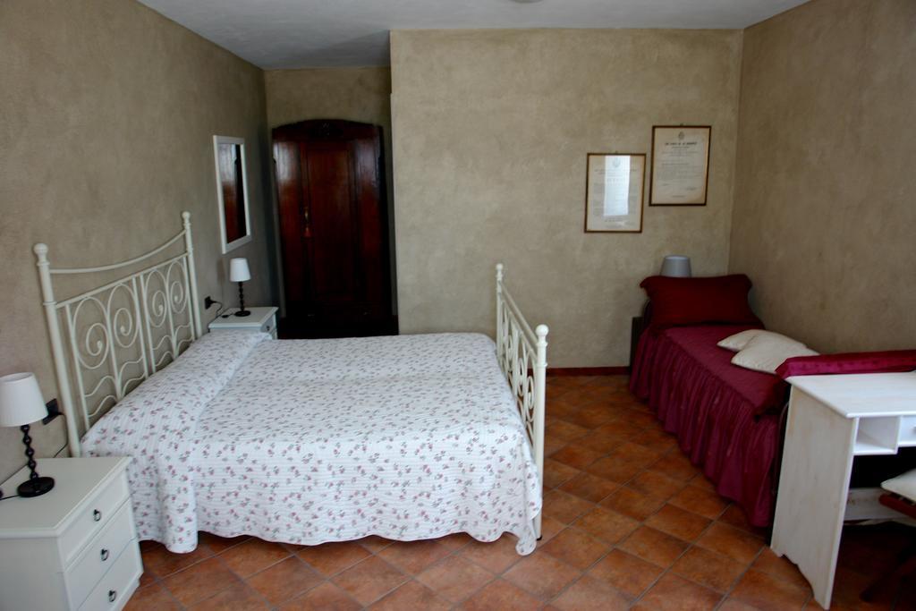 Casale Sambuceto Bed & Breakfast Compiano Exterior photo